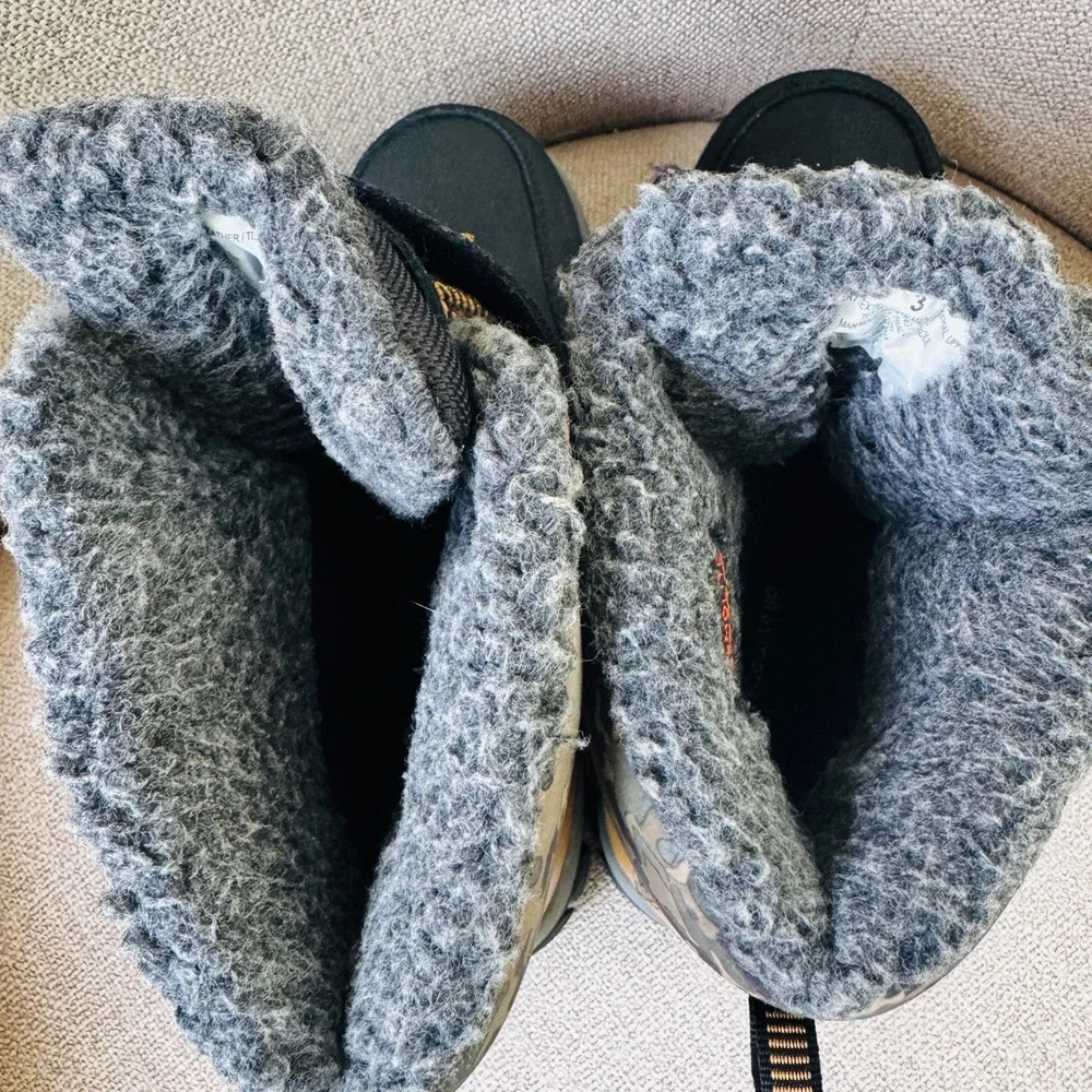 Target Kids Thermolite EcoMade Camo Winter Boots Black Tan Size 3
